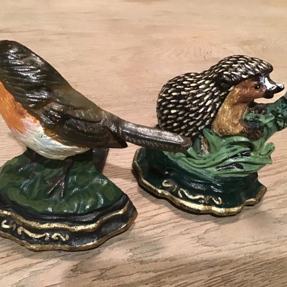 PAIR OF SMALL VINTAGE CAST IRON BIRD & HEDGEHOG DOORSTOPS/DECORATIONS/BOOK-ENDS - Picture 2 of 10